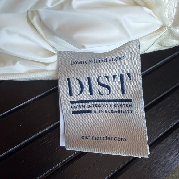 MONCLER Goose Down Padded Vanille Clutch Bag Chunky Logo Key Chain White NWOT - Picture 10 of 12